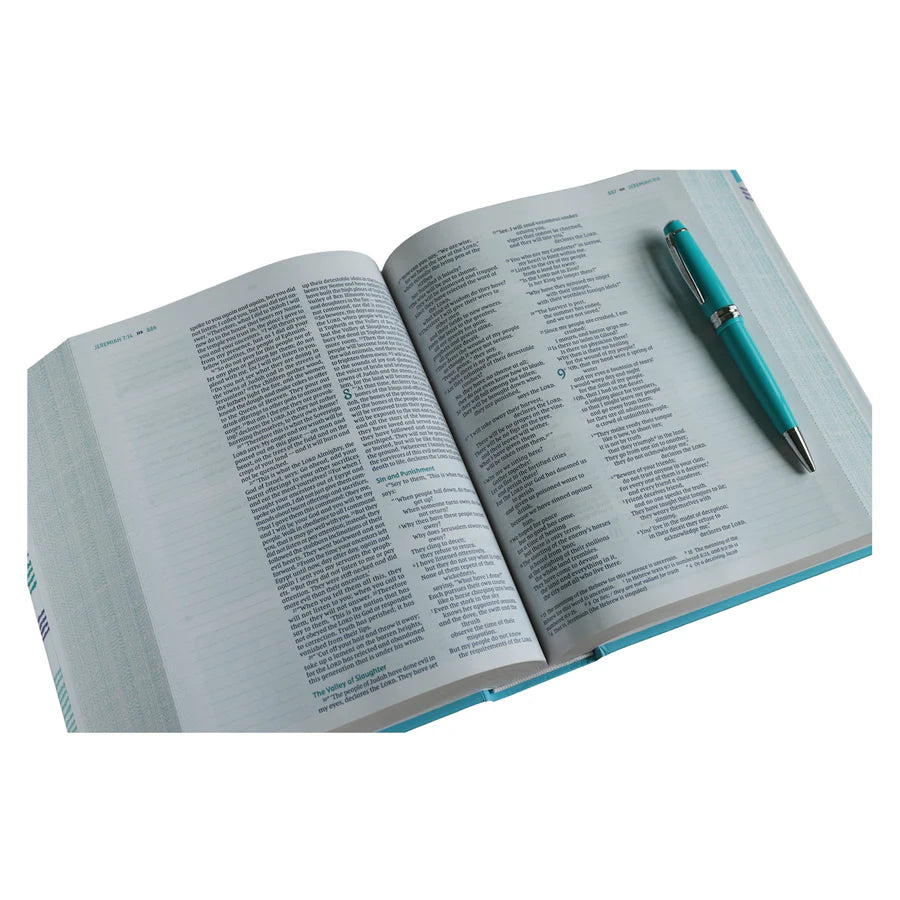 Neriah’s Light: NIV Verse Mapping Bible for Girls; Comfort Print